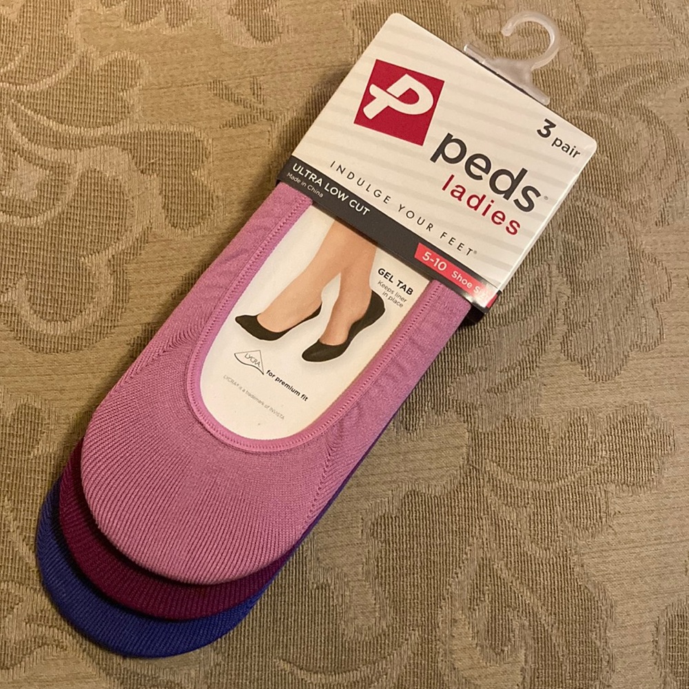 New in package ladies 3 pair ultra low cut peds.